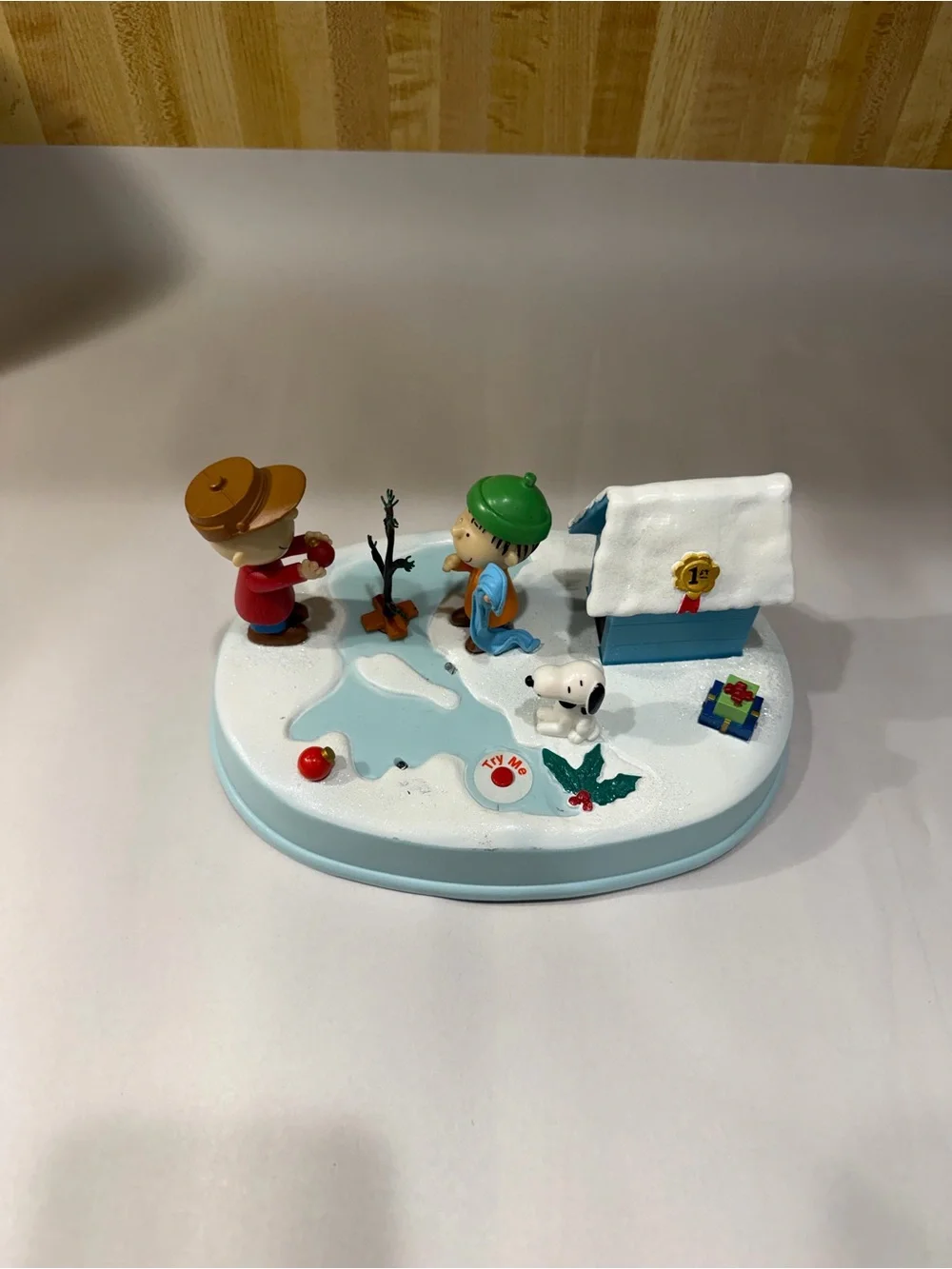 2015 Kurt Adler Peanuts Christmas Animated Table Piece, Snoopy, Charlie & Linu